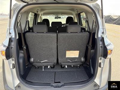 2016 Toyota Sienta - Thumbnail