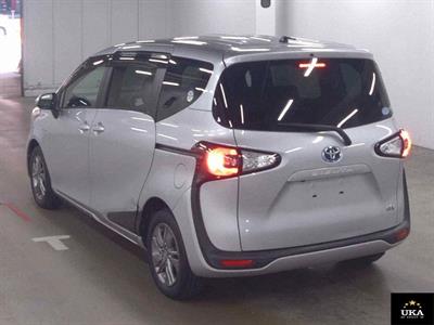 2016 Toyota Sienta - Thumbnail