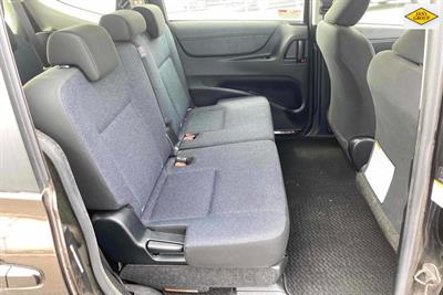 2016 Toyota Sienta - Thumbnail