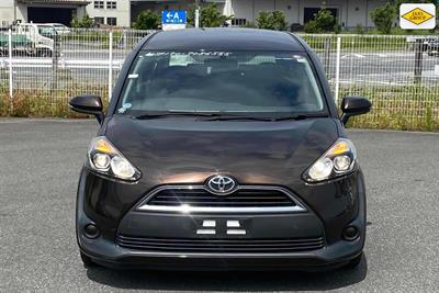 2016 Toyota Sienta - Thumbnail