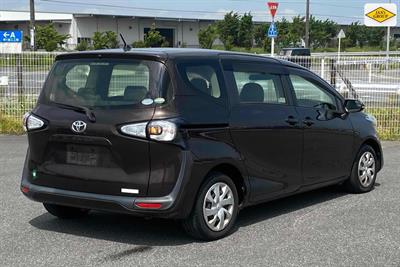 2016 Toyota Sienta - Thumbnail