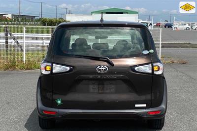 2016 Toyota Sienta - Thumbnail