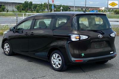 2016 Toyota Sienta - Thumbnail