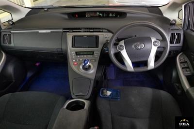 2014 Toyota Prius - Thumbnail