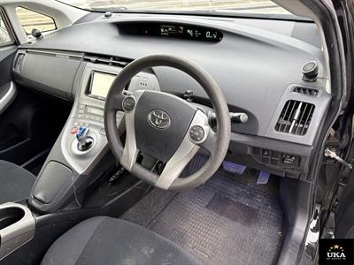 2014 Toyota Prius - Thumbnail