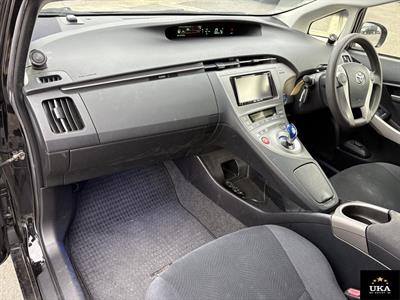 2014 Toyota Prius - Thumbnail