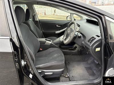 2014 Toyota Prius - Thumbnail