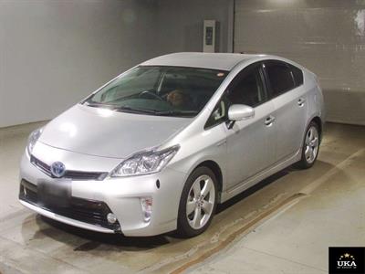 2013 Toyota Prius - Thumbnail