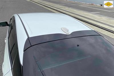 2018 Toyota Prius - Thumbnail