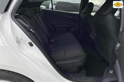 2018 Toyota Prius - Thumbnail