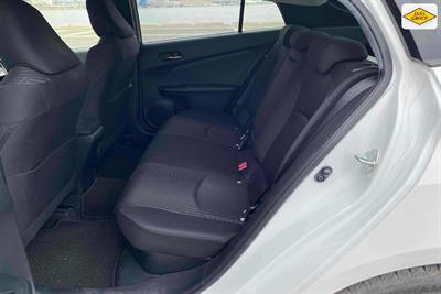 2018 Toyota Prius - Thumbnail