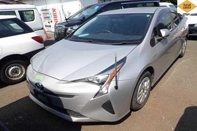 2016 Toyota Prius - Thumbnail