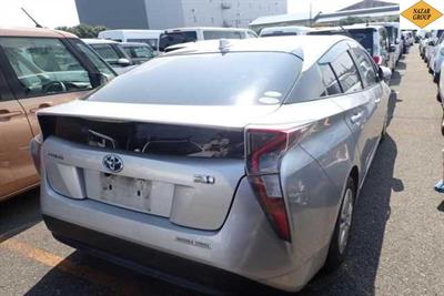 2016 Toyota Prius - Thumbnail
