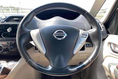 2013 Nissan Serena - Thumbnail