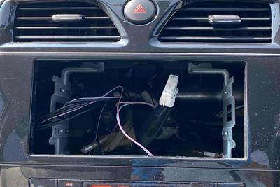2013 Nissan Serena - Thumbnail