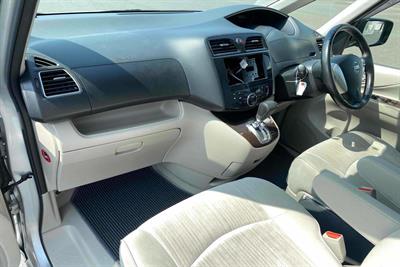 2013 Nissan Serena - Thumbnail