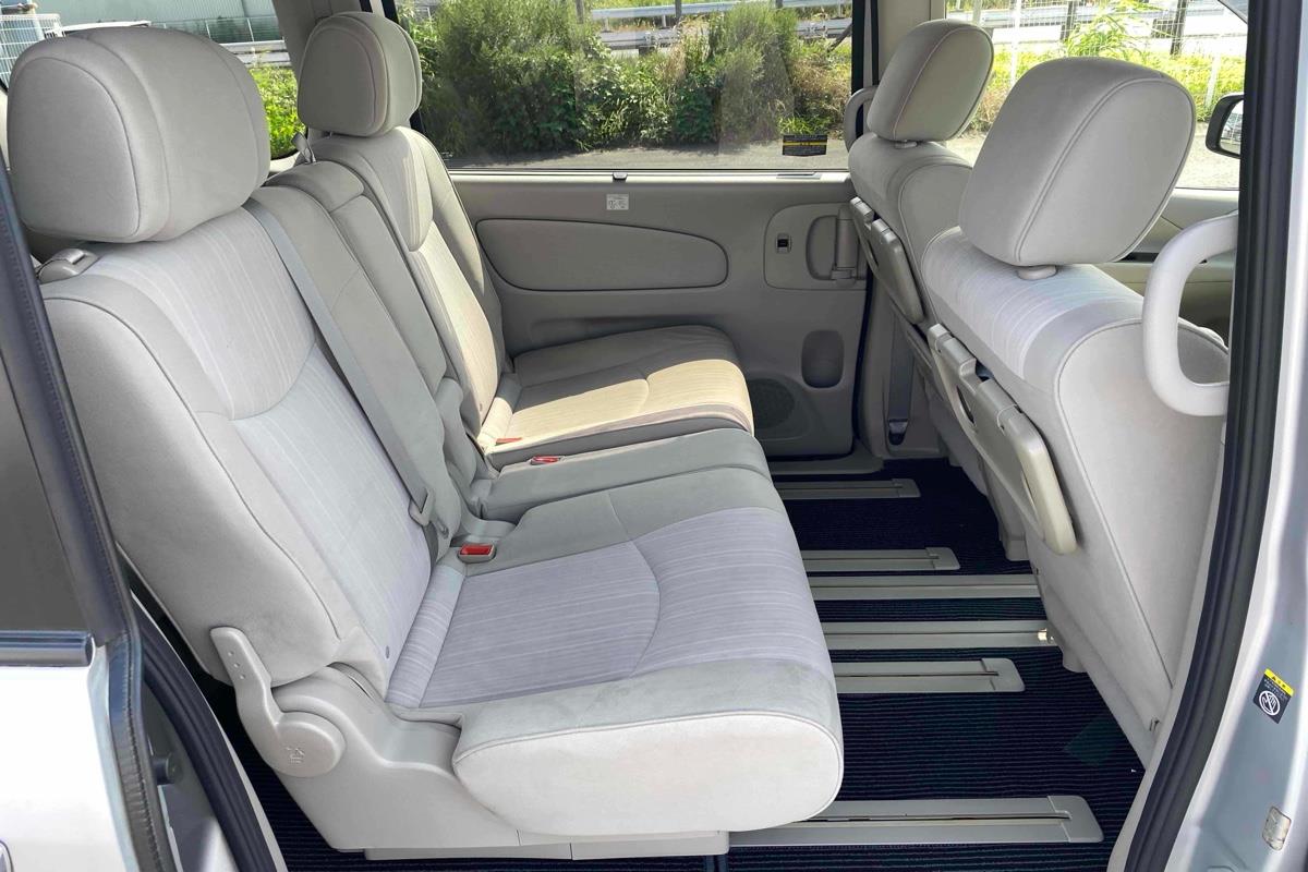 2013 Nissan Serena