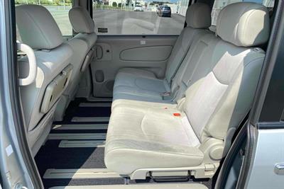 2013 Nissan Serena - Thumbnail