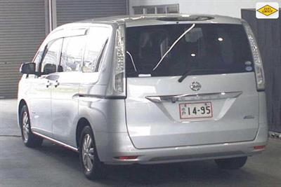 2013 Nissan Serena - Thumbnail
